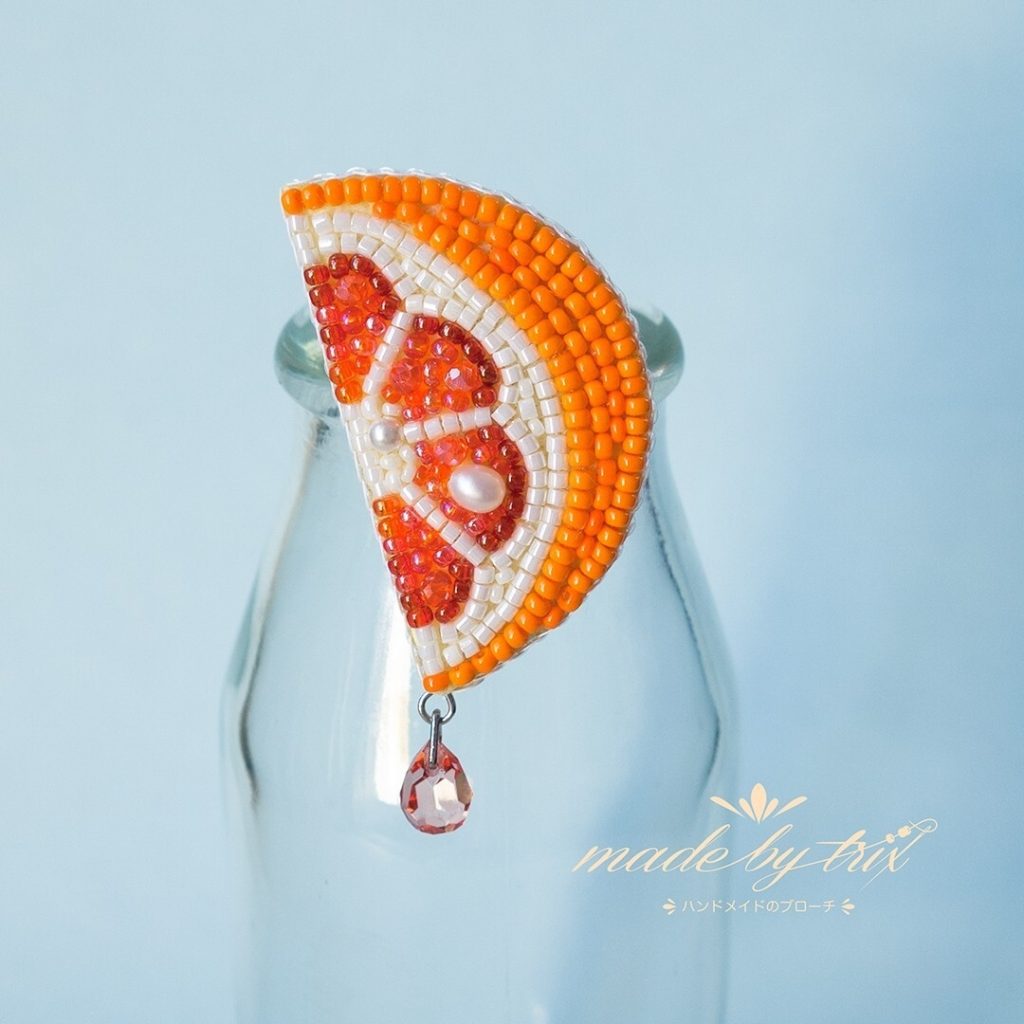 グレープフルーツ　ビーズ刺繍ブローチ　(260516) 商品写真1