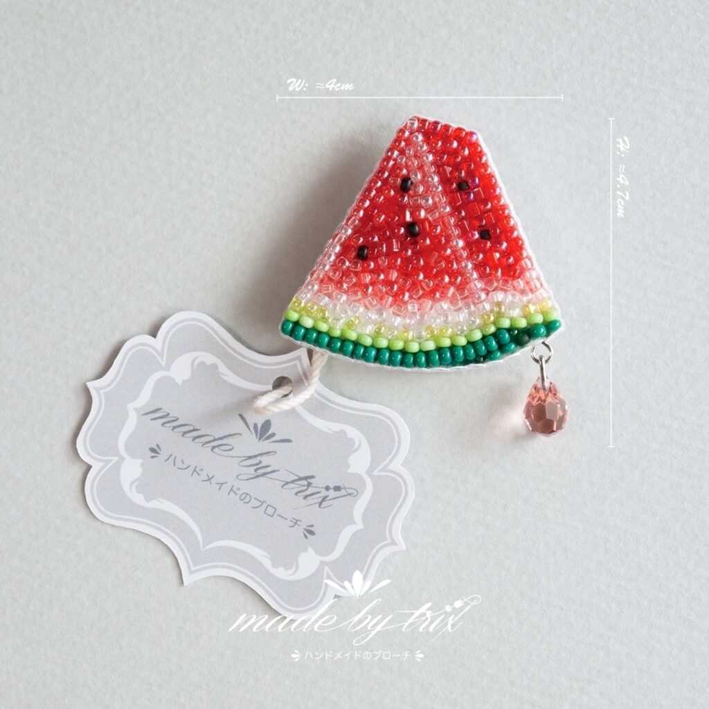 スイカ①　ビーズ刺繍ブローチ　(260528)